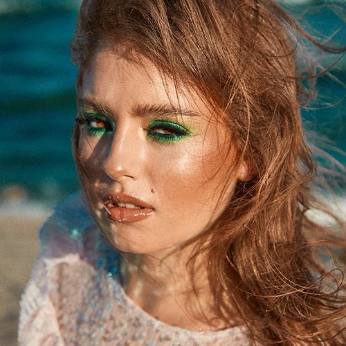Cauti un Makeup Artist profesionist in Constanta? Fa-ti o Programare. Make-up Fashion Editorial Moevir Magazine Corina Tudor